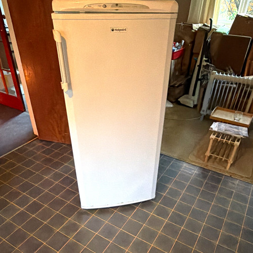 Hotpoint rza51 upright freezer - upright,