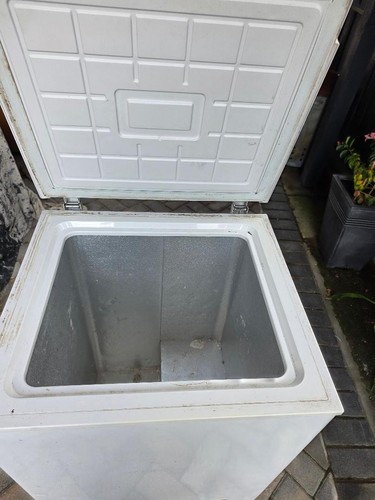 Chest freezer used white - used,